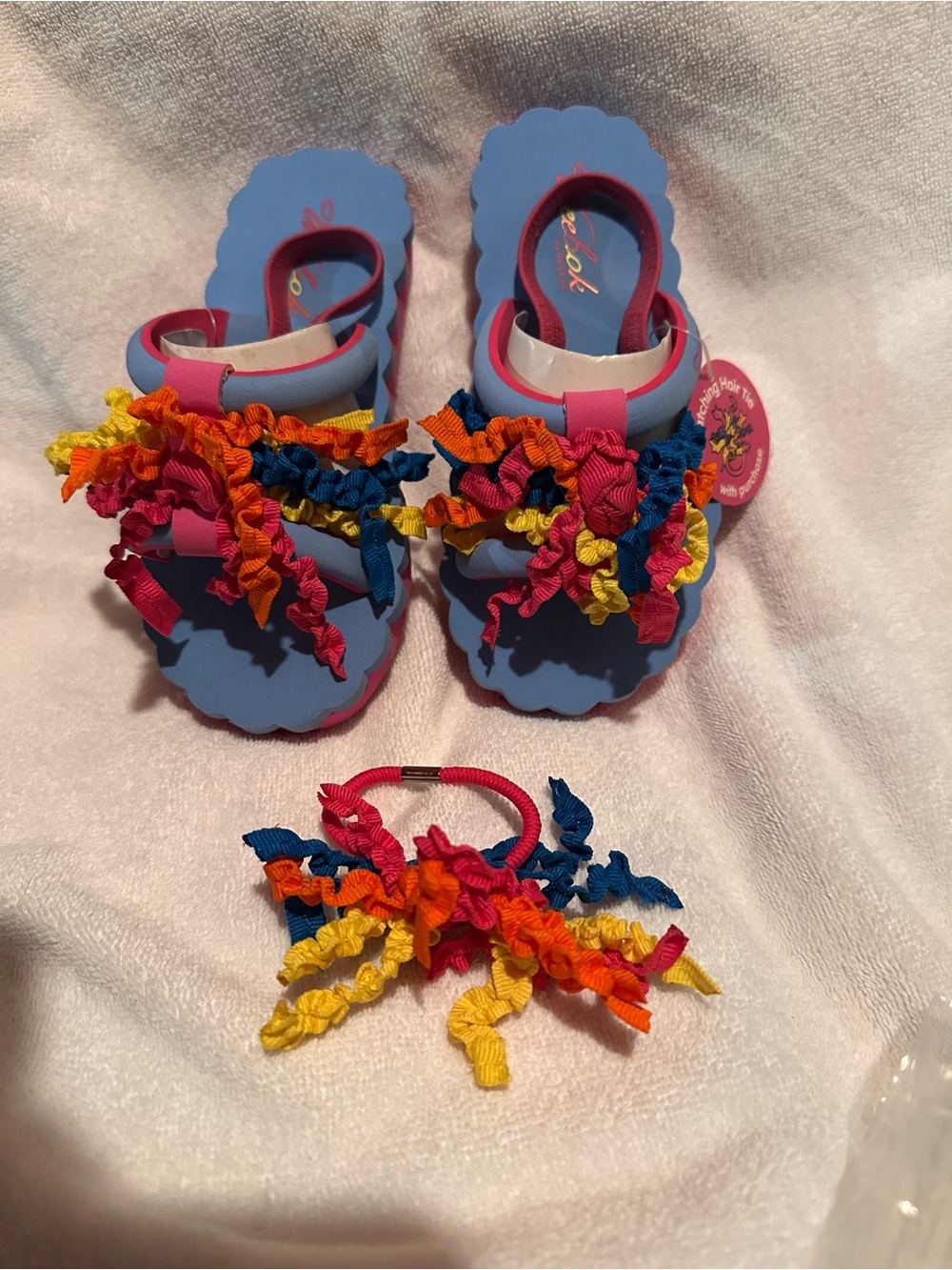 NWT Neoprene Water Sandals Girl’s Size 11 w/Hair Tie